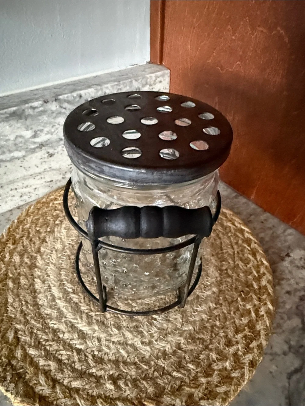 Farmhouse -style Hobnail Glass Floral Jar Vase With Handled Srand